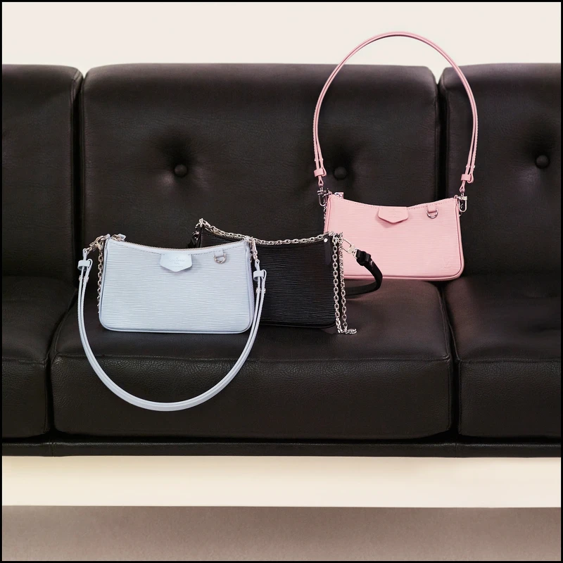 Easy Pouch On Strap系列,NT54,500 Easy Pouch On Strap系列,NT54,500