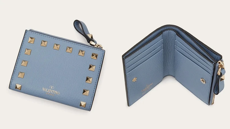 Valentino鉚釘粒面小牛皮錢包，NT15,200