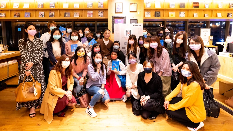 角子老師與現場讀者合照 角子老師與現場讀者合照