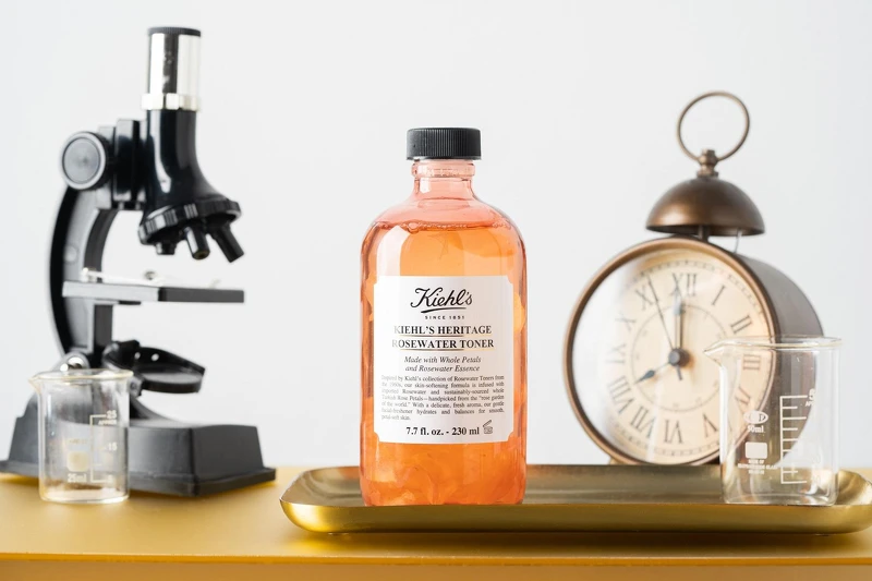  玫瑰精萃保濕嫩膚水230ml / NT$1,650 玫瑰精萃保濕嫩膚水230ml / NT$1,650