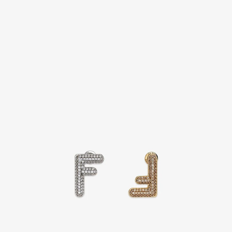 Fendi FF小型耳環,售價NT$12,500 Fendi FF小型耳環,售價NT$12,500