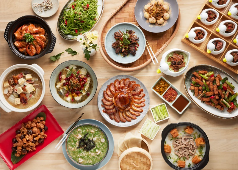 「享鴨」於母親節前推出新版十人套餐,更澎湃更大氣,適合家族或公司聚餐。) 「享鴨」於母親節前推出新版十人套餐,更澎湃更大氣,適合家族或公司聚餐。)