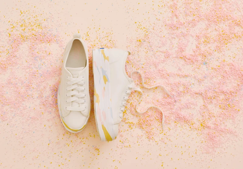 粉嫩大理石紋小白鞋