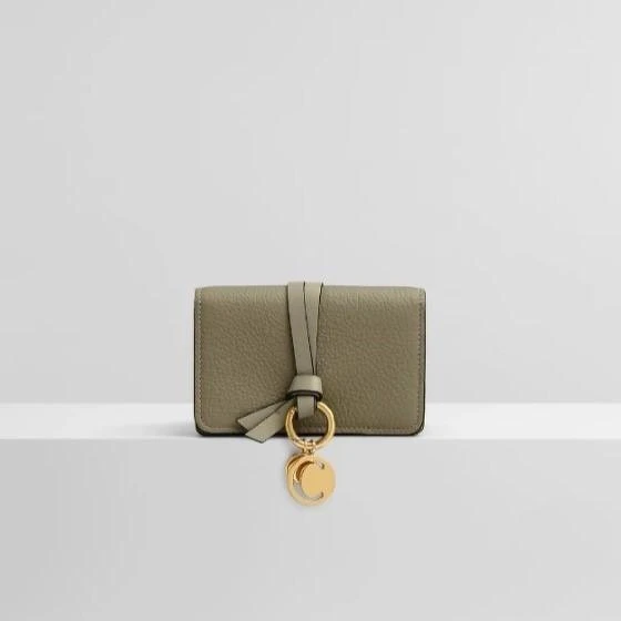 Chloe Alphabet卡套零錢包，約NT8,060