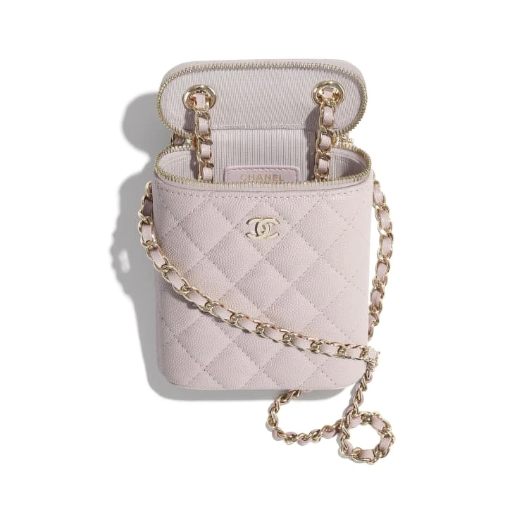 Chanel經典鏈子化妝包，NT50,500