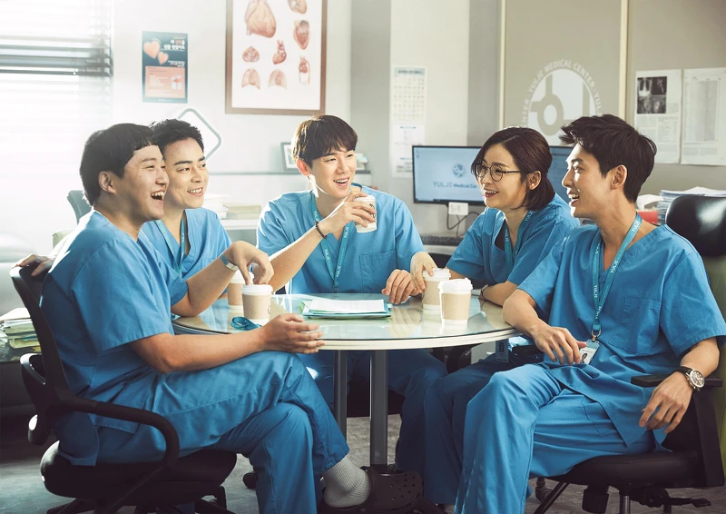 《機智醫生生活2》五人幫6/17再次團聚 《機智醫生生活2》五人幫6/17再次團聚