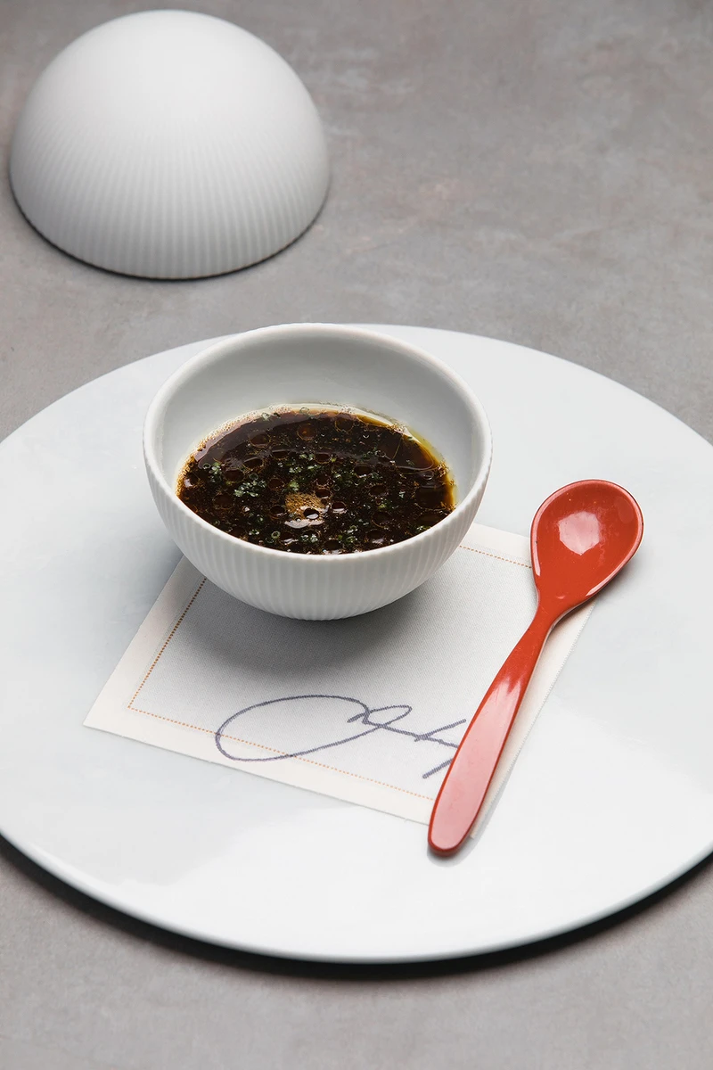 Memory 1997,僅使用松露和鴨肝兩種食材的經典料理,奠定了Chef André 獨特的廚藝風格。 Memory 1997,僅使用松露和鴨肝兩種食材的經典料理,奠定了Chef André 獨特的廚藝風格。