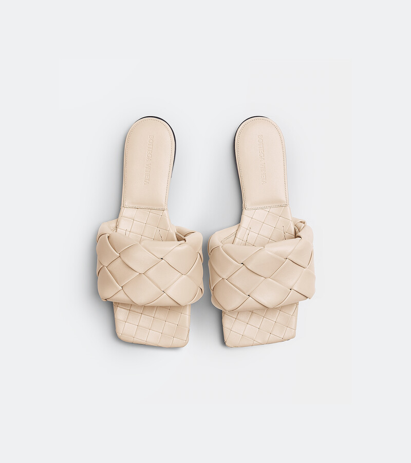 Lido拖鞋,約NT42,000 Lido拖鞋,約NT42,000