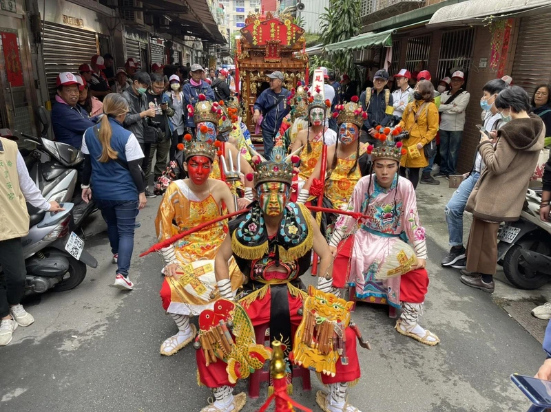 ▲民俗藝陣將表演參禮。(圖 / 高雄地嶽殿提供) ▲民俗藝陣將表演參禮。(圖 / 高雄地嶽殿提供)