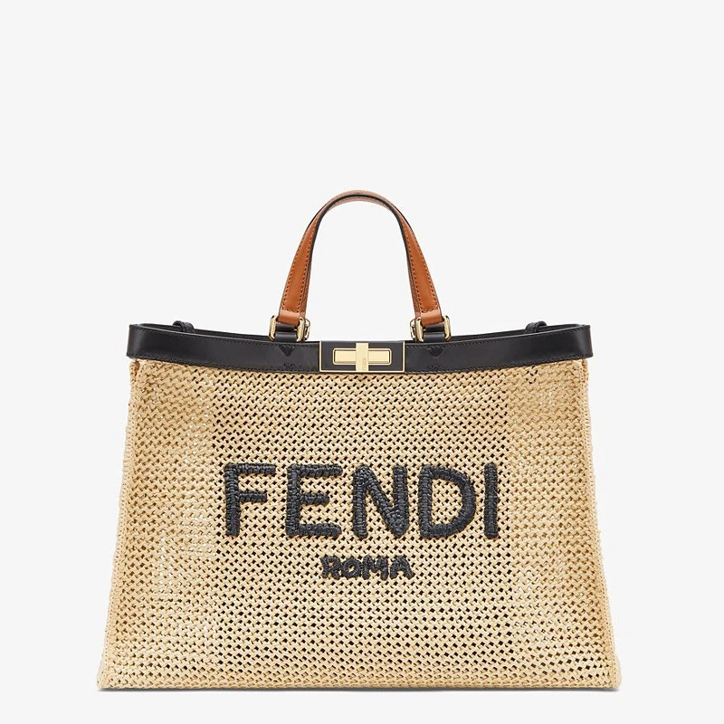 Fendi Peekaboo編織款,售價NT$137,000 Fendi Peekaboo編織款,售價NT$137,000