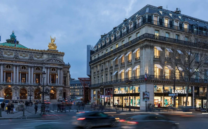 LANCEL位於法國歌劇區的旗艦店(照片出處:LANCEL 官方) LANCEL位於法國歌劇區的旗艦店(照片出處:LANCEL 官方)