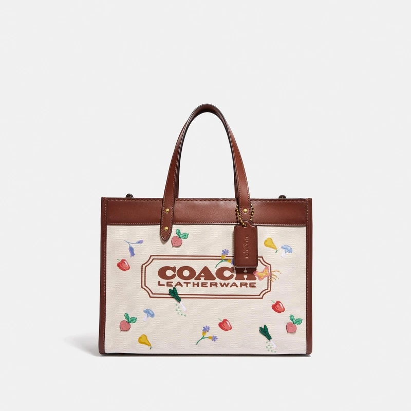 Coach Field30花園刺繡托特袋,NT16,800 Coach Field30花園刺繡托特袋,NT16,800
