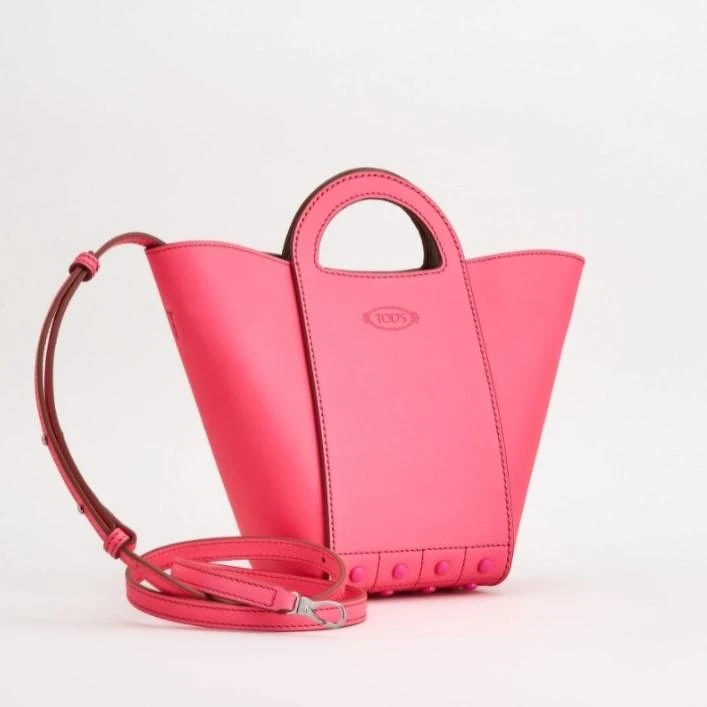 Tod's 螢光粉紅手提豆豆水桶包,NT44,100 Tod's 螢光粉紅手提豆豆水桶包,NT44,100