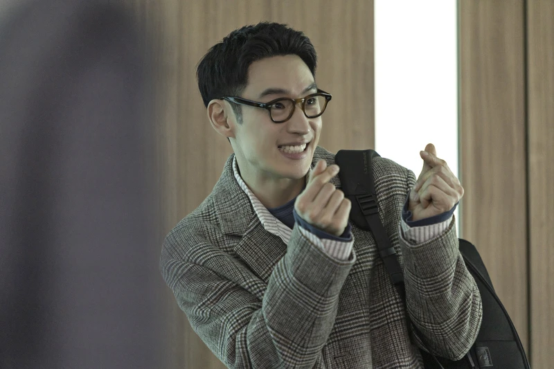 李帝勳《模範計程車》飾演男主角 金道奇 李帝勳《模範計程車》飾演男主角 金道奇