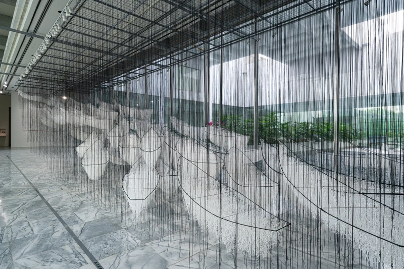 塩田千春,《去向何方?》,2017/2021 塩田千春,《去向何方?》,2017/2021