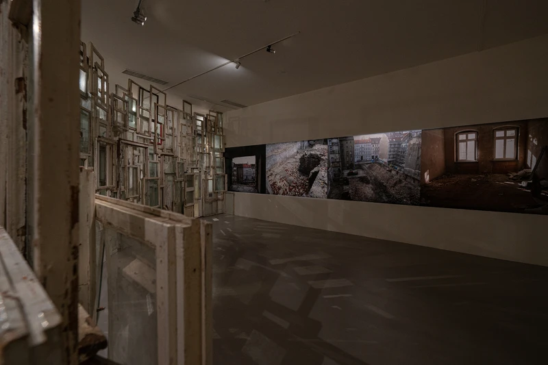 塩田千春,《內與外》,2008/2021 塩田千春,《內與外》,2008/2021