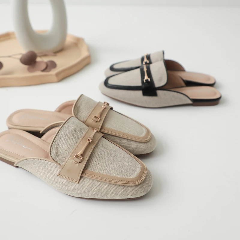 馬銜釦拼接平底穆勒鞋 各NT1380 馬銜釦拼接平底穆勒鞋 各NT1380