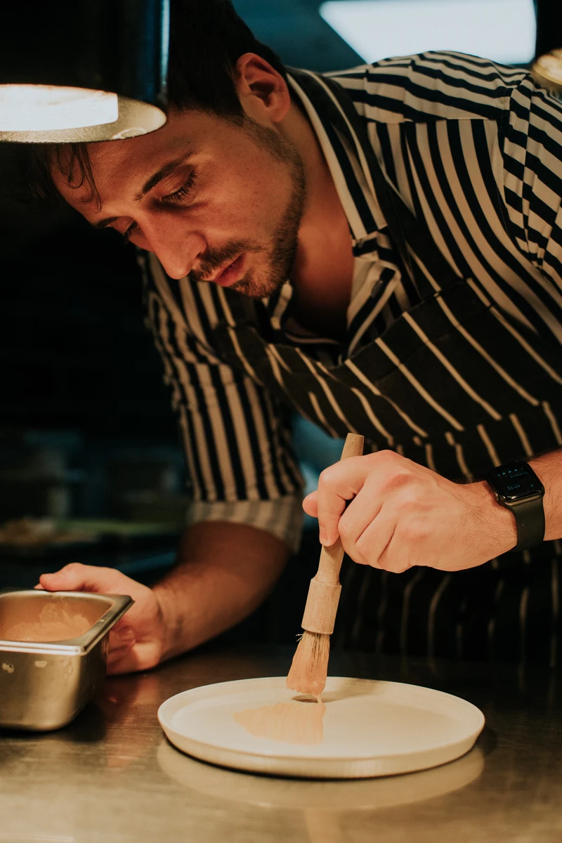 主廚 James Sharman。 