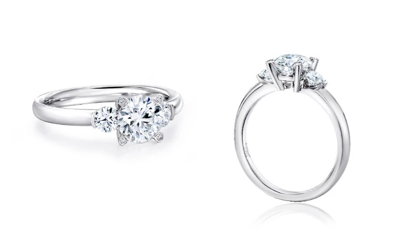 DLight鉑金3-Stone鑽石戒指(中央主鑽約0.50ct起)。 DLight鉑金3-Stone鑽石戒指(中央主鑽約0.50ct起)。