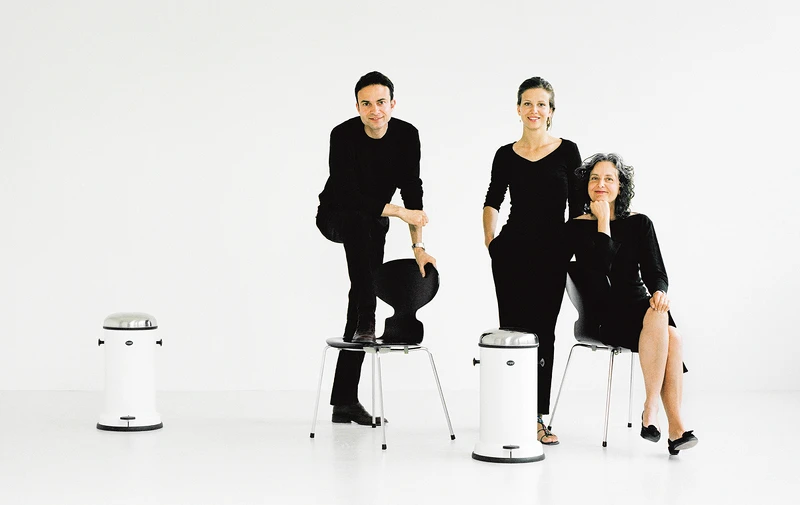 Jette Egelund 與她的子女 Sofie、Kasper 共同創造團隊。 Jette Egelund 與她的子女 Sofie、Kasper 共同創造團隊。