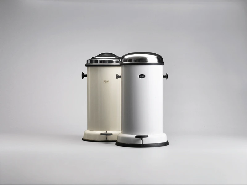 經典垃圾桶被 MOMA 永久收藏。 經典垃圾桶被 MOMA 永久收藏。