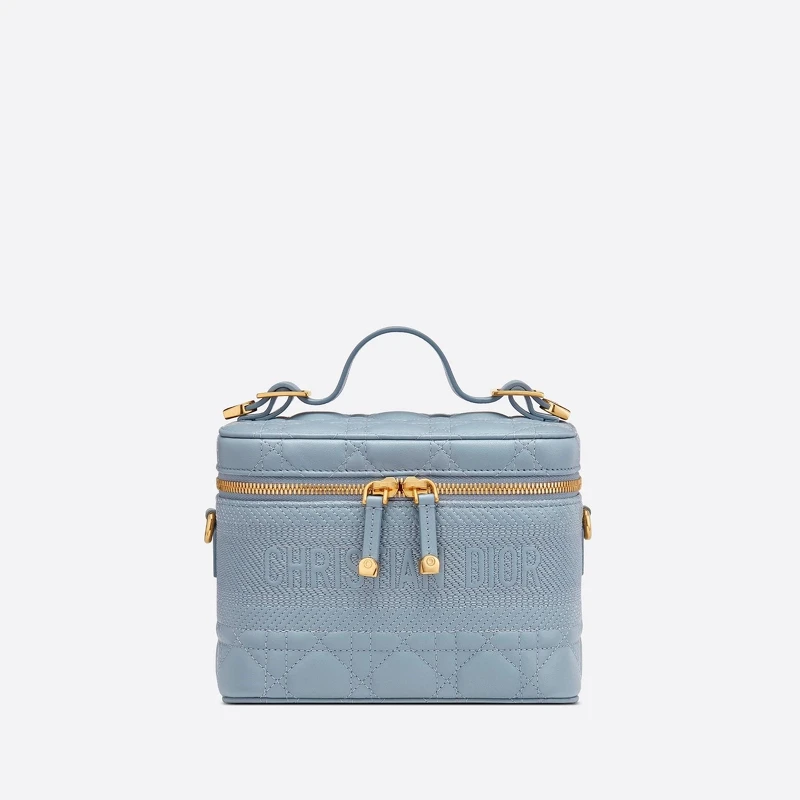 DiorTravel小型化妝箱包,NT92,000 DiorTravel小型化妝箱包,NT92,000