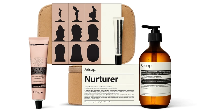 Aesop撫育者禮盒(賦活芳香護手霜75ml、玫瑰的名字身體潔膚露500ml、雪松橙香護唇膏9ml),NT2,500 Aesop撫育者禮盒(賦活芳香護手霜75ml、玫瑰的名字身體潔膚露500ml、雪松橙香護唇膏9ml),NT2,500