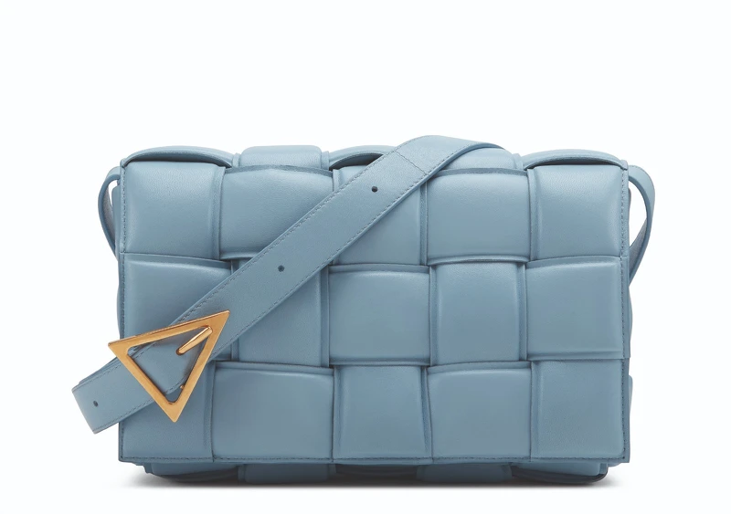 Bottega Veneta 編織肩背包冰藍色,NT94,100 Bottega Veneta 編織肩背包冰藍色,NT94,100
