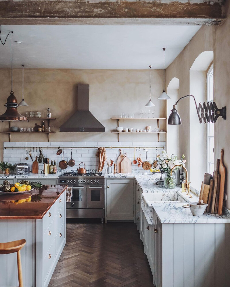 位於哥本哈根公寓的廚房(Photo by @_foodstories_)。 位於哥本哈根公寓的廚房(Photo by @_foodstories_)。