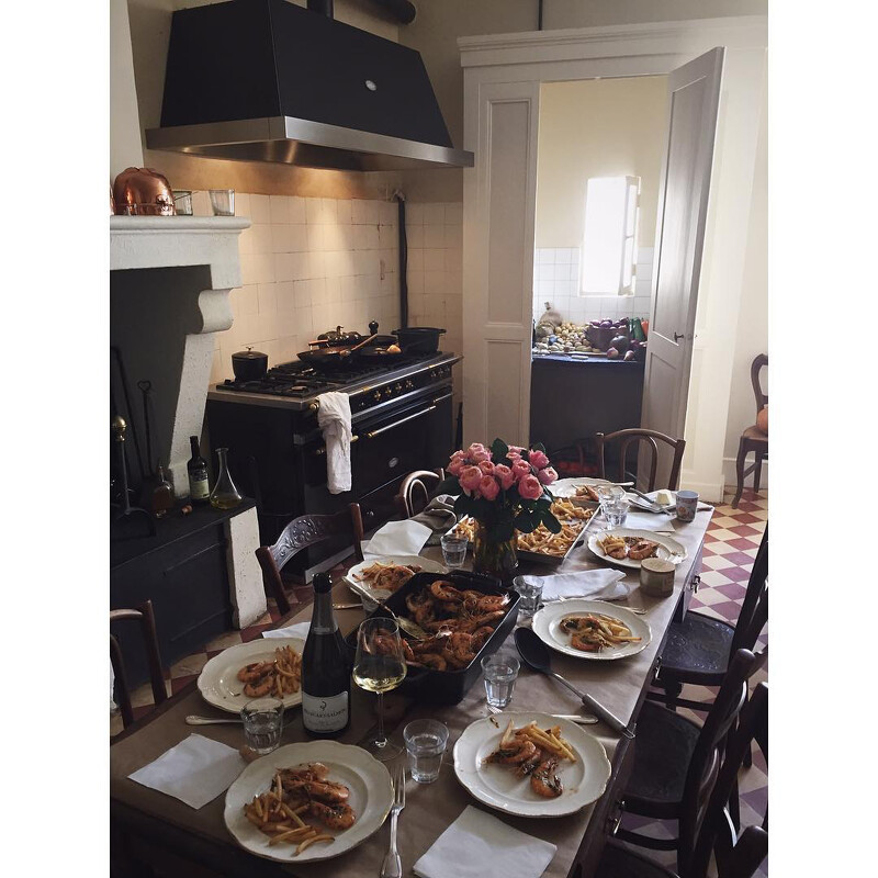 也是爐台與餐廳緊鄰的廚房(Photo by @mimithor)。 也是爐台與餐廳緊鄰的廚房(Photo by @mimithor)。