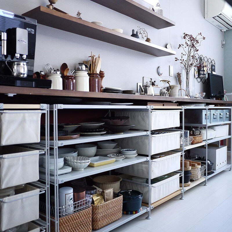 收納為開放式的陳列架,物件一目瞭然(Photo by @chii_moi)。 收納為開放式的陳列架,物件一目瞭然(Photo by @chii_moi)。