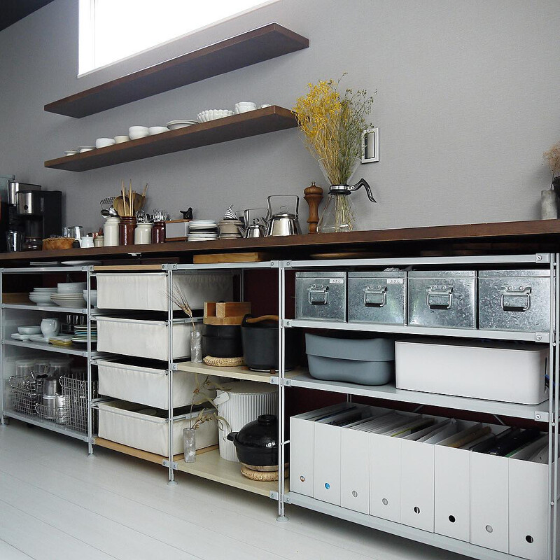 大量使用無印良品的收納盒、架(Photo by @chii_moi)。 大量使用無印良品的收納盒、架(Photo by @chii_moi)。