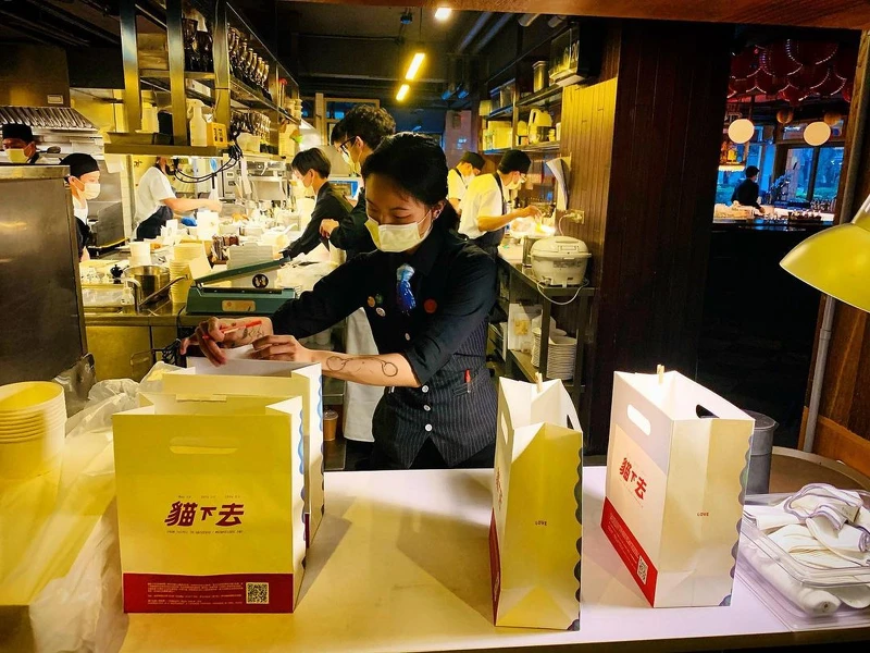 即日起提供外帶餐點享有85折優惠。 即日起提供外帶餐點享有85折優惠。