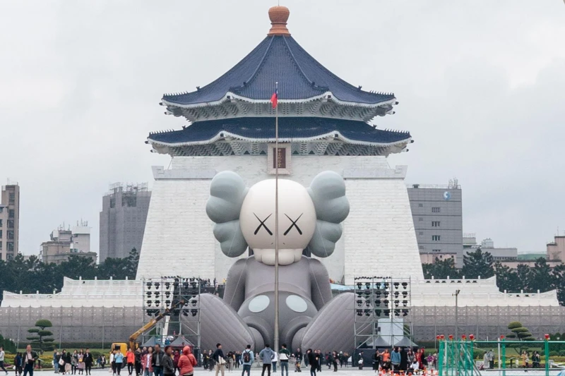 《KAWS：HOLIDAY》台北站，當年吸引不少粉絲前往朝聖。