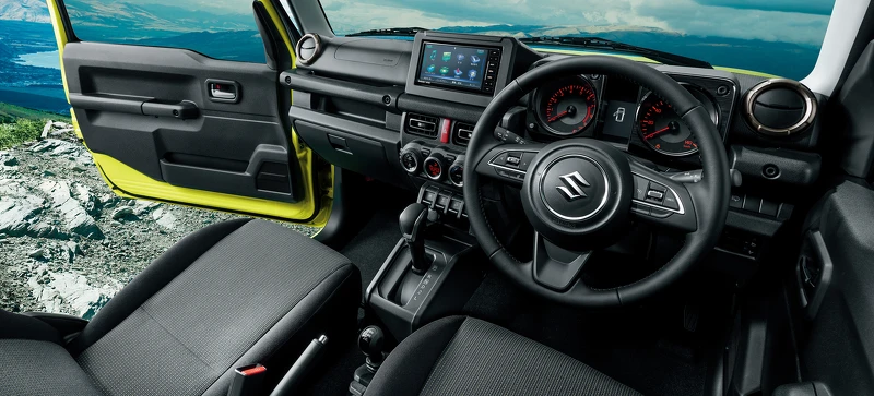 內裝為簡約深色系，減少駕駛者干擾。