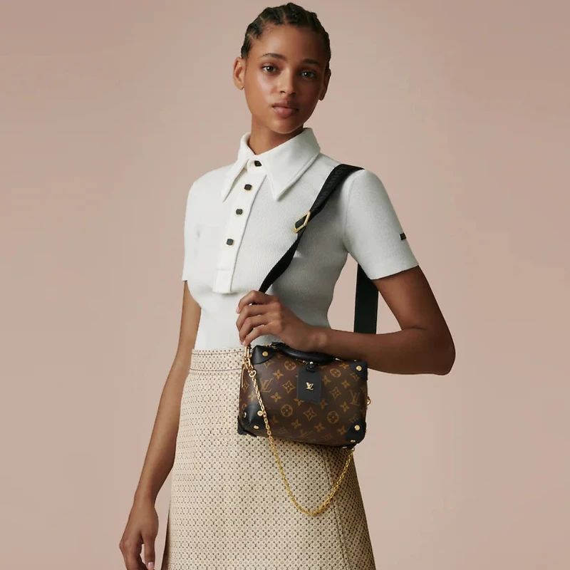 Petite Malle Souple老花行李箱包,NT100,000 Petite Malle Souple老花行李箱包,NT100,000