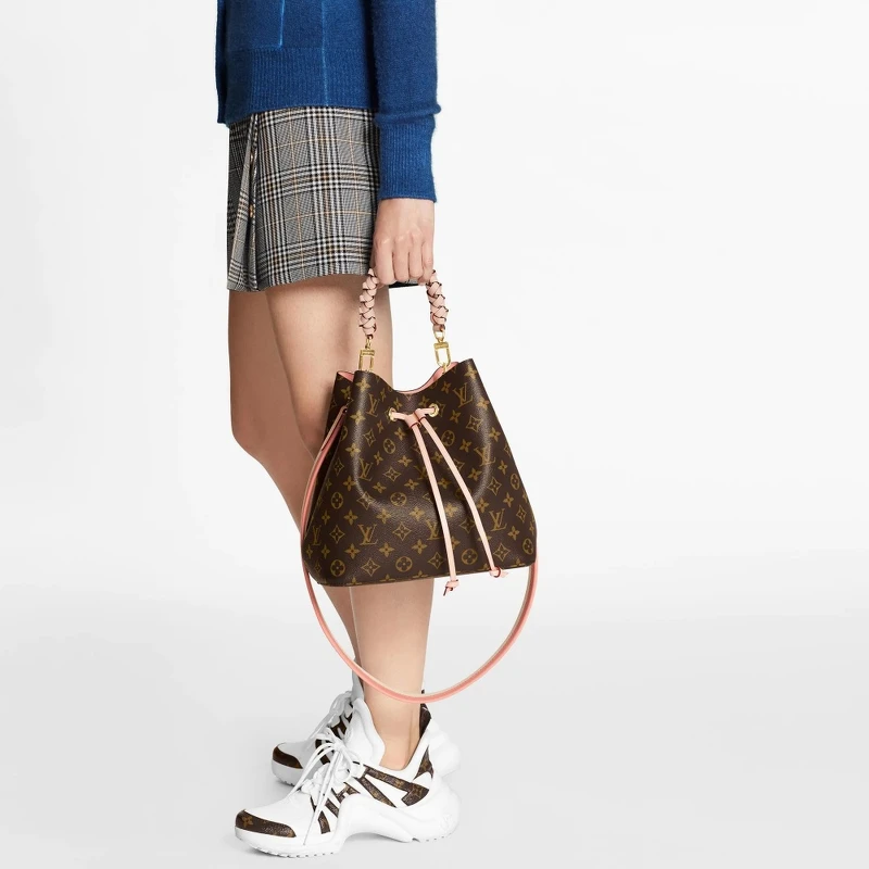 NéoNoé老花水桶袋,NT61,000 NéoNoé老花水桶袋,NT61,000