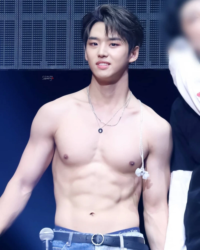 「鮮肉警察」PENTAGON 洪碩