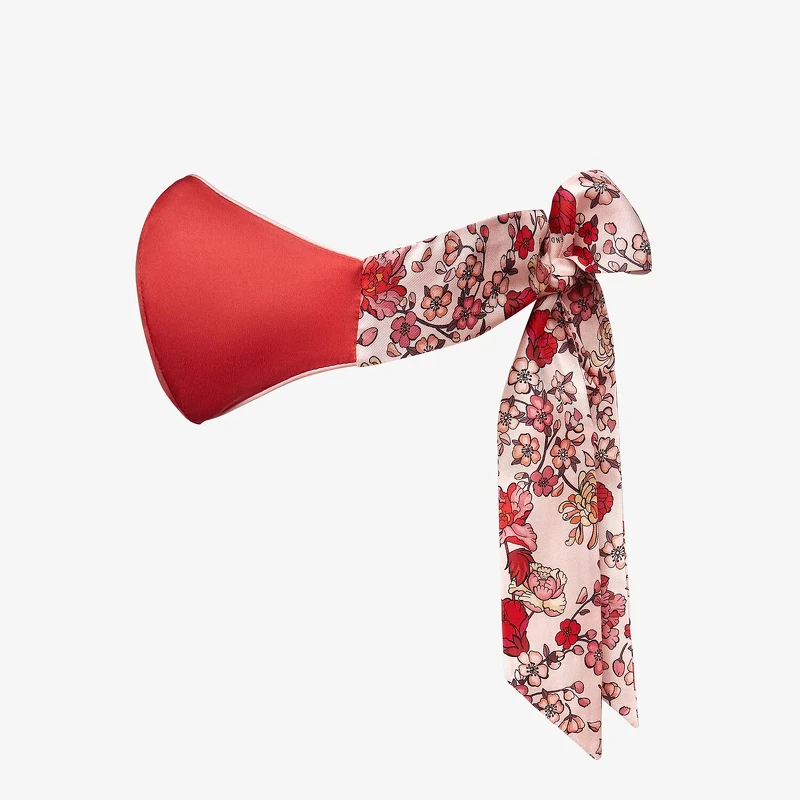 Fendi口罩護套，NT19,800