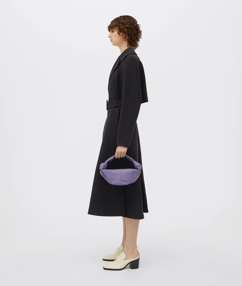 Bottega Veneta皮革手提包，NT 40,300