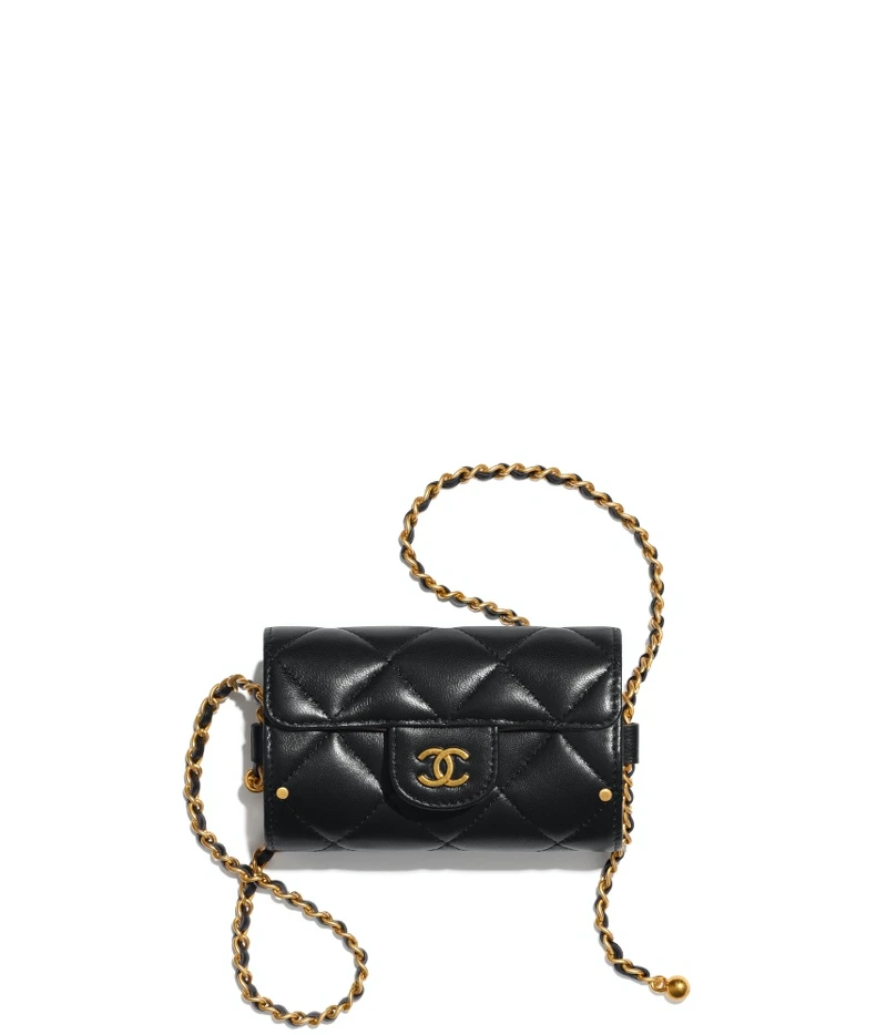 Chanel黑色皮革菱格紋皮穿鍊小包，NT81,500