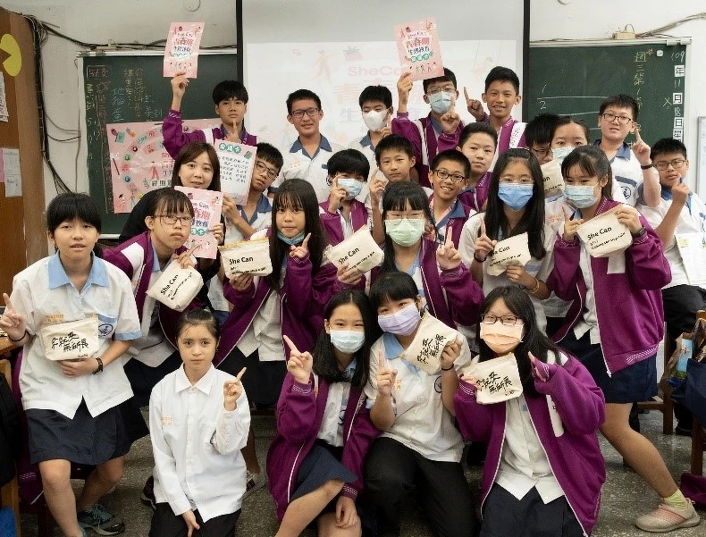 《Kotex青春期校園教育推廣計畫》幫助超過3.6萬名國中生體驗更活潑、有效啟動對話的青春期生理健教課。 《Kotex青春期校園教育推廣計畫》幫助超過3.6萬名國中生體驗更活潑、有效啟動對話的青春期生理健教課。