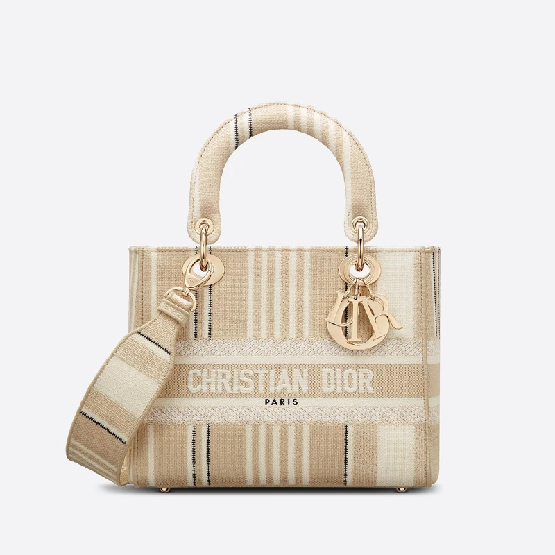 Dior Lady D-Lite手袋,NT150,000 Dior Lady D-Lite手袋,NT150,000