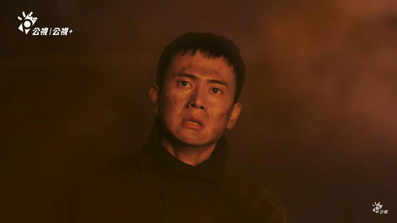 ▲劉冠廷在劇中因火場爆燃領便當。(圖 / 翻攝自公視PTS臺灣 YouTube頻道) ▲劉冠廷在劇中因火場爆燃領便當。(圖 / 翻攝自公視PTS臺灣 YouTube頻道)