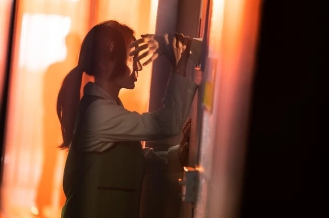 柳真飾演的吳允熙入獄贖罪 柳真飾演的吳允熙入獄贖罪