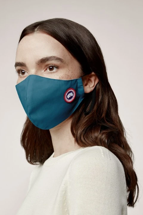 Canada Goose經典款口罩，NT2,300（包含深青、海軍藍共兩色）