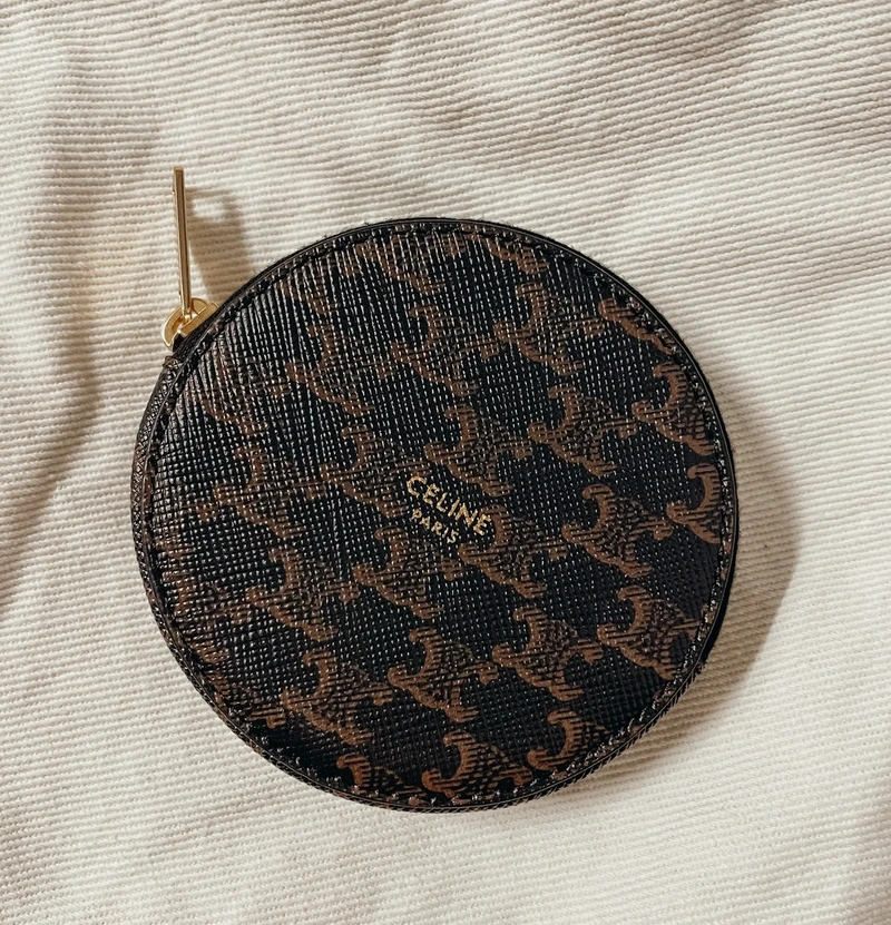 CELINE圓形零錢包,NT9,100 CELINE圓形零錢包,NT9,100