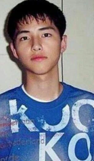 「童顏美男」宋仲基 學生時代已是萬人迷 「童顏美男」宋仲基 學生時代已是萬人迷