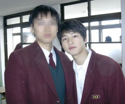 「童顏美男」宋仲基 學生時代已是萬人迷 「童顏美男」宋仲基 學生時代已是萬人迷