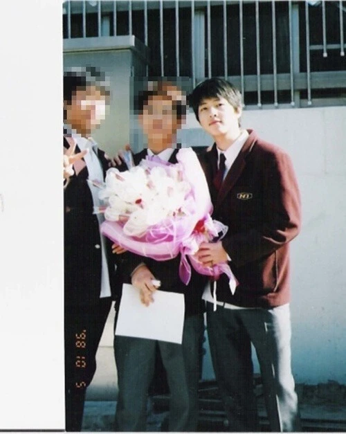 「童顏美男」宋仲基 學生時代已是萬人迷 「童顏美男」宋仲基 學生時代已是萬人迷